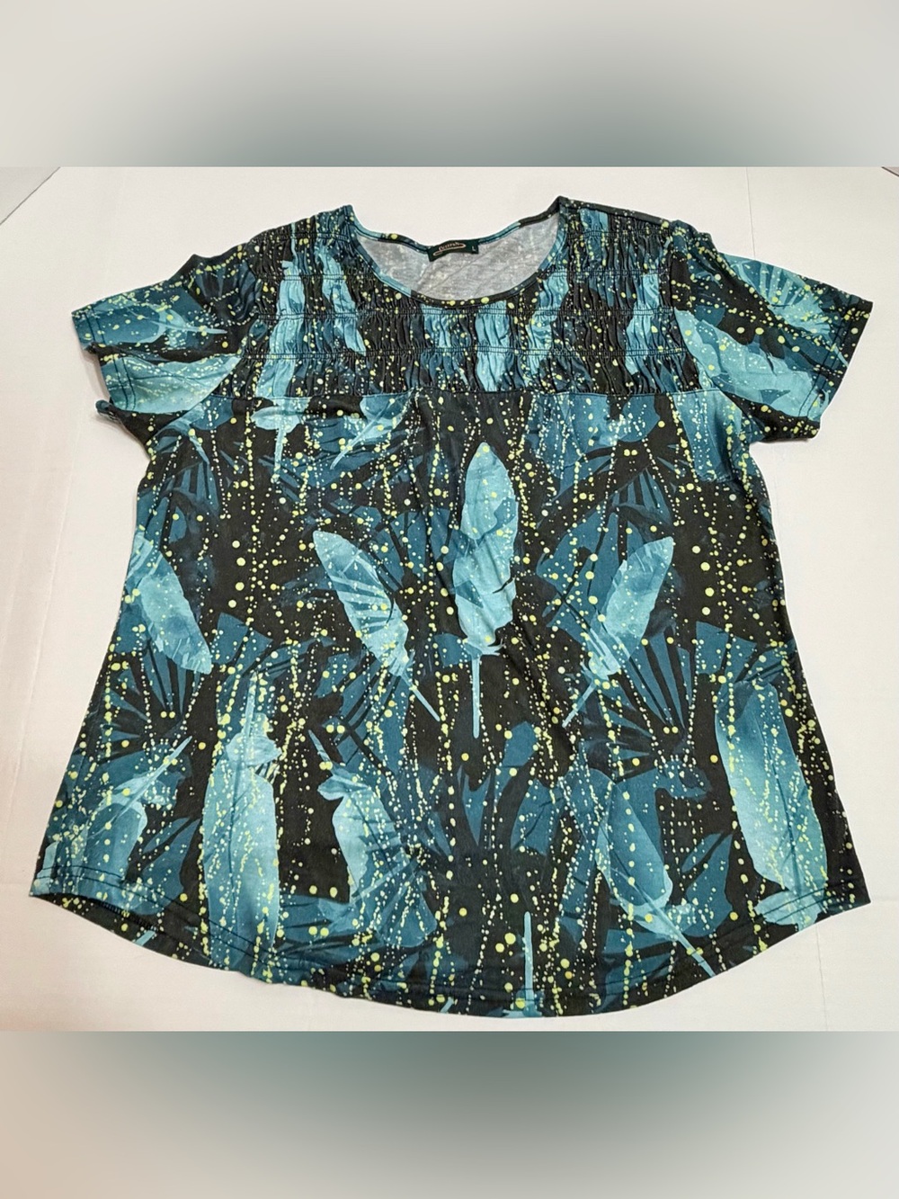 OFEEFAN Women’s Large Teal Black Feather Print Smocked Short Sleeve Top